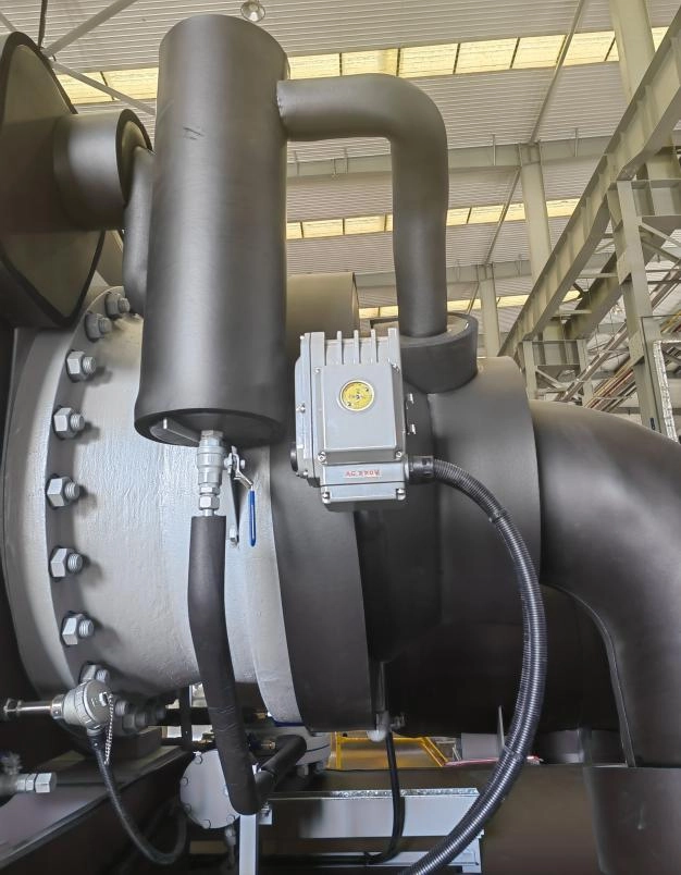 Application of Explosion-proof Electric Fixed Ball V-port Control Valve in Central Air Conditioning Return Water System 3 GRAT Guide Vane Motor in Industrial chiller unit side look